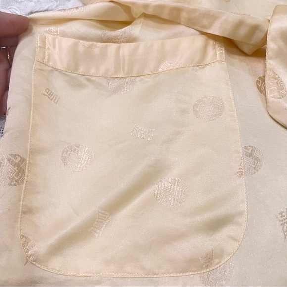 Longevity Hangzhou China. Women Light gold robe. 100% Silk. Size : M - Picture 10 of 12